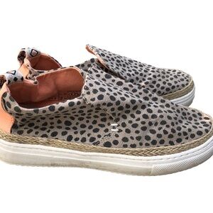 Hey Dude Peyton Cheetah Slip On Shoes. Size 7.